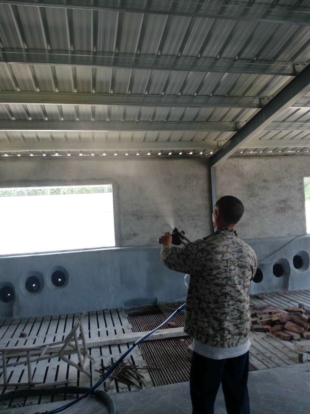 小雞幼苗養(yǎng)殖場(chǎng)保溫房聚氨酯噴涂保溫好不好(圖1) 小雞幼苗養(yǎng)殖場(chǎng)保溫房聚氨酯噴涂保溫