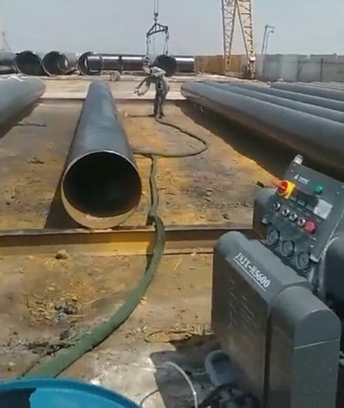 現(xiàn)場管道防腐用什么機(jī)械 化工管道防腐使用的設(shè)備(圖1) 現(xiàn)場管道防腐用什么機(jī)械 化工管道防腐使用的設(shè)備