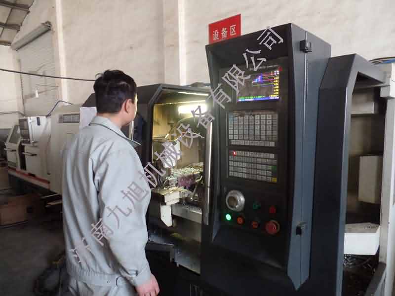 數(shù)控車(chē)間(圖1)